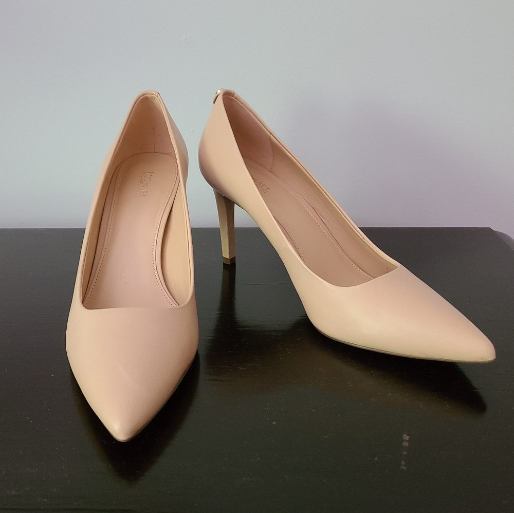 Michael Kors flex pumps